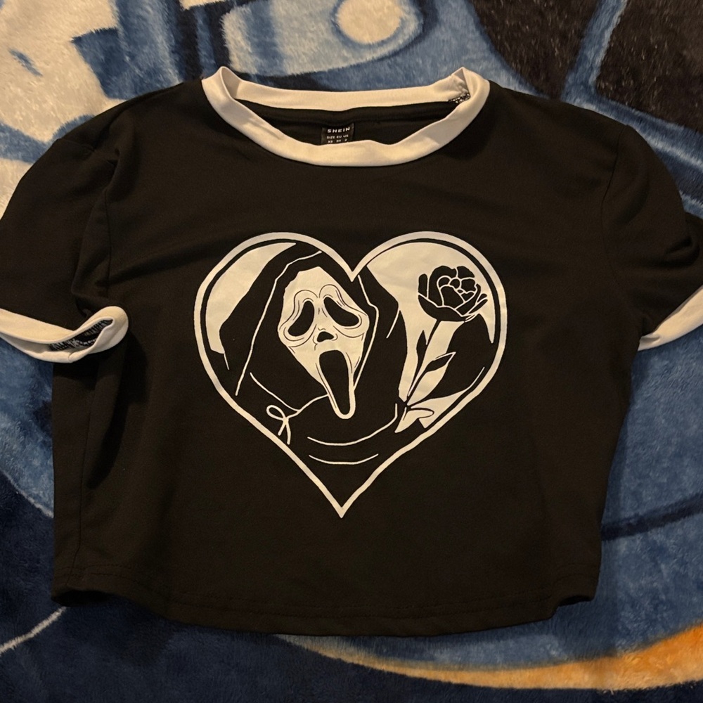 SHEIN Black and White Graphic Crop Top